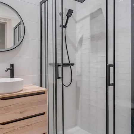 Bel Avec Terrasse Et Parking Prive