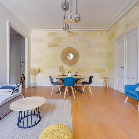 Bel Avec Terrasse Et Parking Prive *