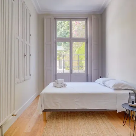 Bel Avec Terrasse Et Parking Prive